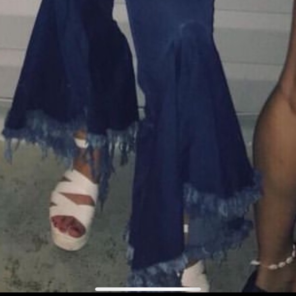 Kikirki Distressed Bell Bottom Boho Denim Cropped Jeans - Picture 4 of 12